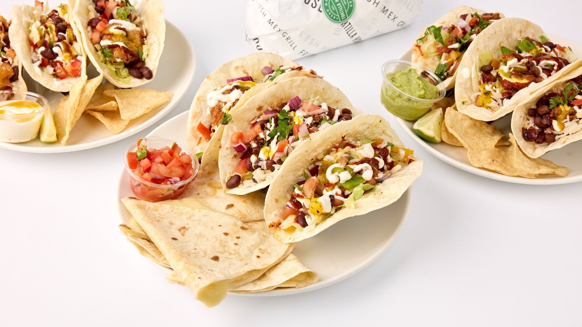 Tortilla Housen tacoja, quesadilla ja guacamolea